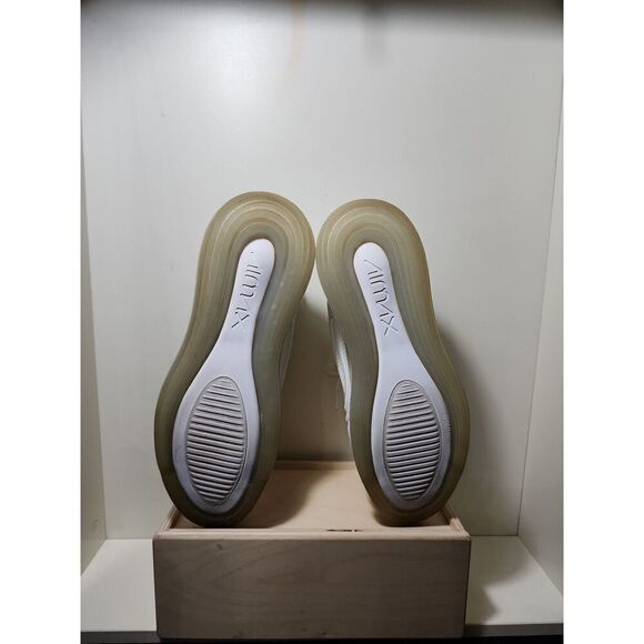 Nike Air Max 720 Shoes in White/Metallic Platinum/Pure Platinum - Picture 6 of 7